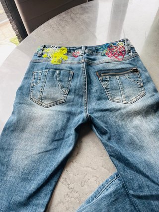 Pantalón Desigual pitillo bordado