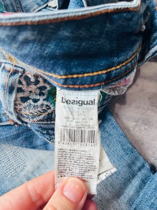 Pantalón Desigual pitillo bordado