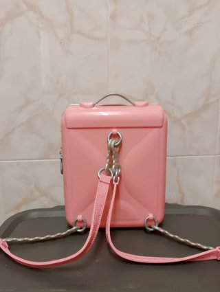 Mochila de juguete rosa