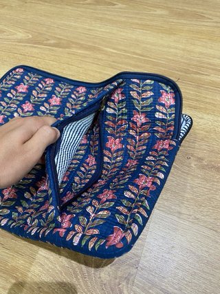 Funda portatil 13” alcolchada estampado etnico