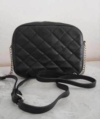Bolso de Hombro Acolchado Negro