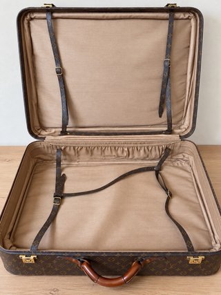 Maleta vintage antigua en buen estado