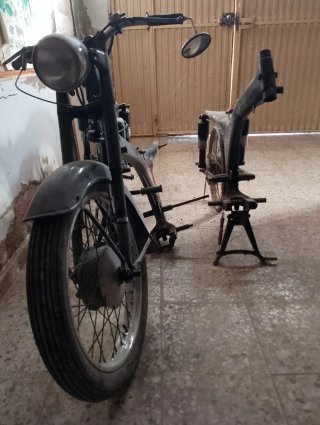 Moto Clásica para Restaurar Ossa 125B