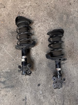Conjunto suspension delantera Toyota Corolla e210