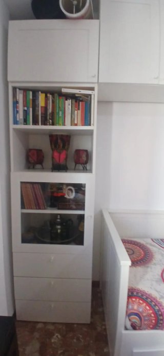 Dormitorio Ikea con Cama y Armario