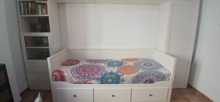 Dormitorio Ikea con Cama y Armario