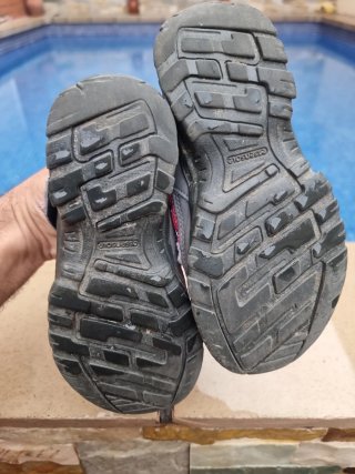 Zapatillas Quechua Rosa y Gris N31