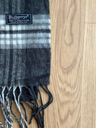 Burberry Check Scarf | Timeless Luxury & Iconic De