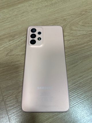 Samsung Galaxy A33 5G con 8 fundas y 2 protectores