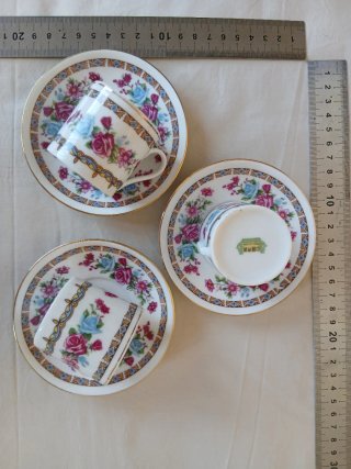 3 Tazas y 3 Platitos de Porcelana China años 60