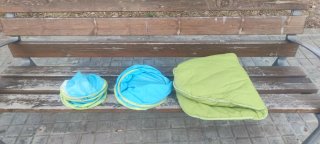 Cuna plegable portátil.