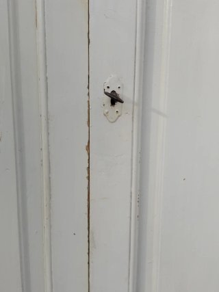Puertas de madera antiguas estilo clásico