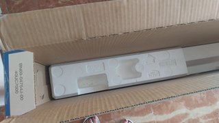 Televisión Samsung+ Mi Box+ ambos mandos distancia