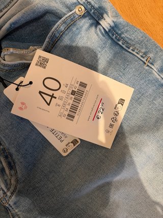 Pantalones vaqueros D78 campana sin estrenar