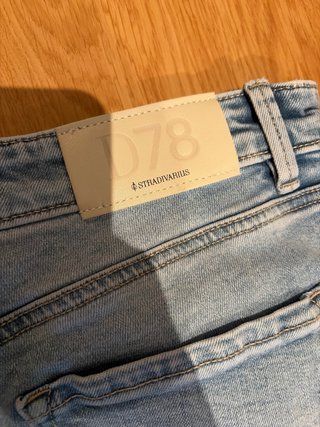 Pantalones vaqueros D78 campana sin estrenar