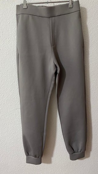 Pantalón largo gris