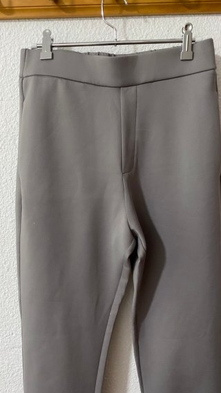 Pantalón largo gris