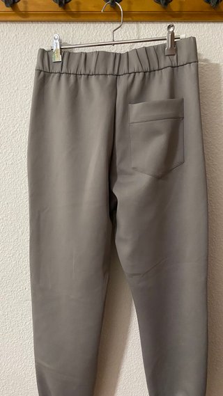 Pantalón largo gris