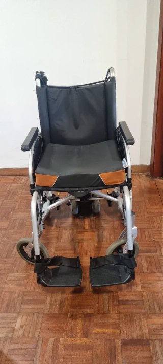 Silla de ruedas con motor