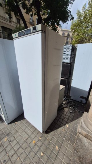 Congelador vertical blanco