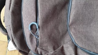 Mochila nueva con etiqueta.