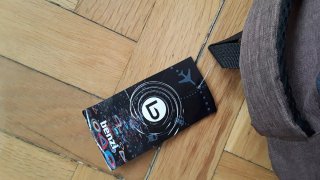 Mochila nueva con etiqueta.
