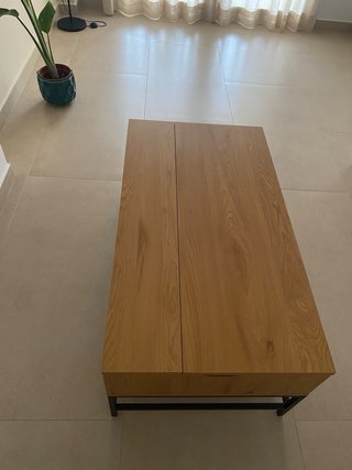 Mesa de centro de madera y metal