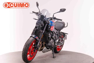 TRIUMPH TRIDENT 660