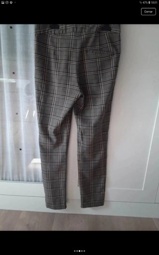 Pantalón skinny cuadros Zara Talla S