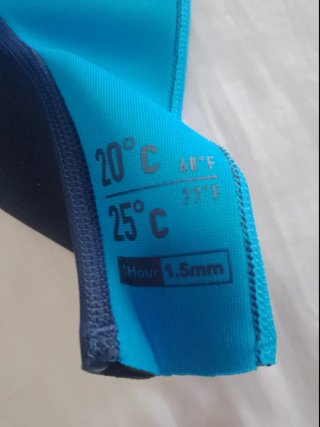 Traje neopreno niño 5-6 años. Con aletas talla S.