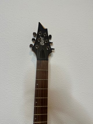 Guitarra Eléctrica Cort y Amplificador Park