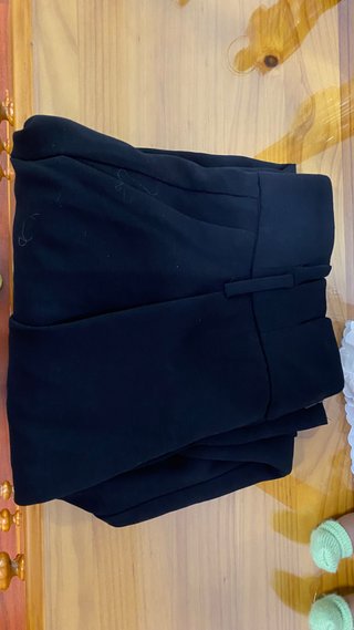 Pantalón de vestir negro con pinzas