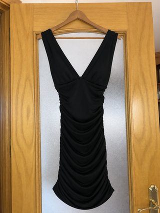 Vestido Negro Entallado