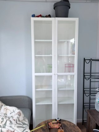 Vitrina Blanca con Puertas de Cristal