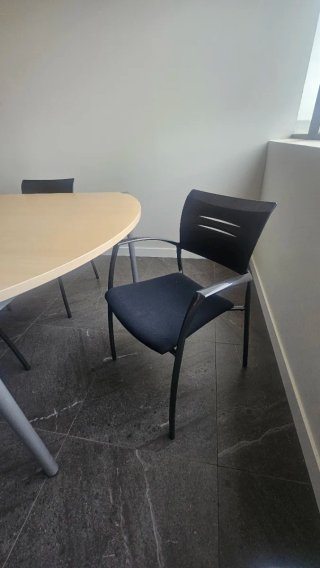Mesa de Reuniones y 6 Sillas Dynamobel