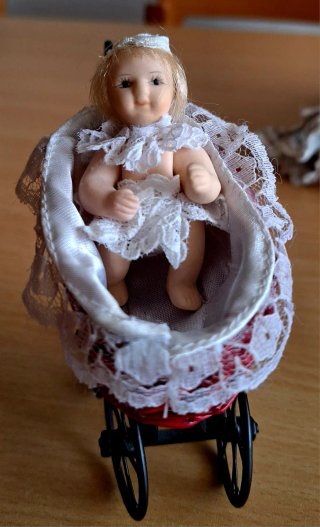 Familia de 5 Muñecas de Porcelana