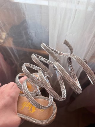 Sandália Rasteira com Strass