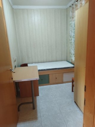 Se alquila habitación en Sant Boi