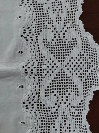 Coppia tendine in lino ricamate a mano