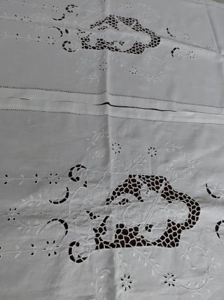 Coppia tendine in lino ricamate a mano