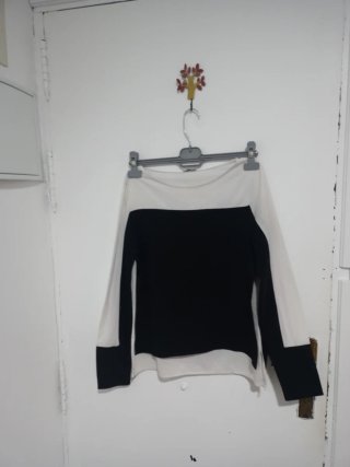Blusa bicolor blanco y negro