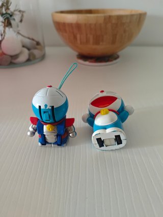 Lote 2 Llaveros Doraemon con ruedas/ transformers