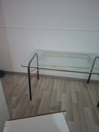 Mesa de salón cristal y metal