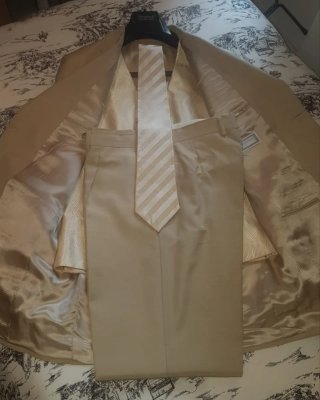 Traje de Novio Piectareata Dorado  1 SOLO USO