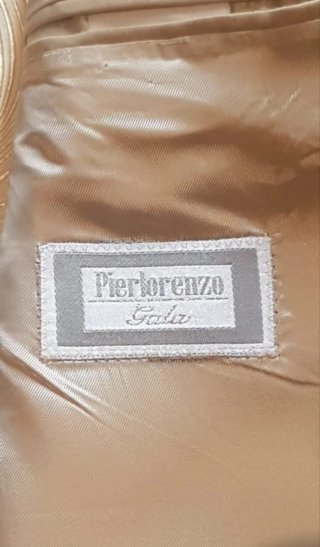 Traje de Novio Piectareata Dorado  1 SOLO USO