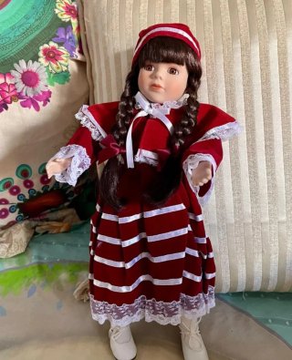 Colección de 4 Muñecas de Porcelana
