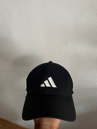 Gorra adidas Negra