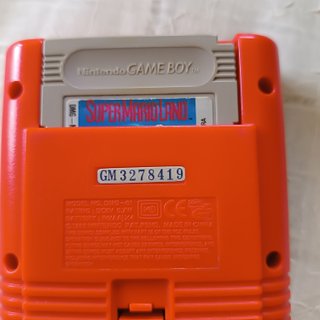 Nintendo Game Boy Roja Clásica + 2 Juegos
