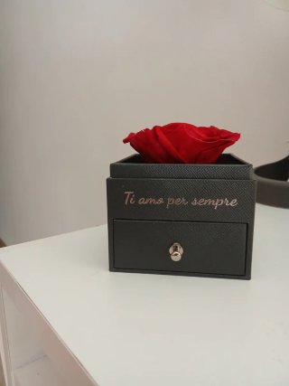 Joyero Negro con Rosa Preservada