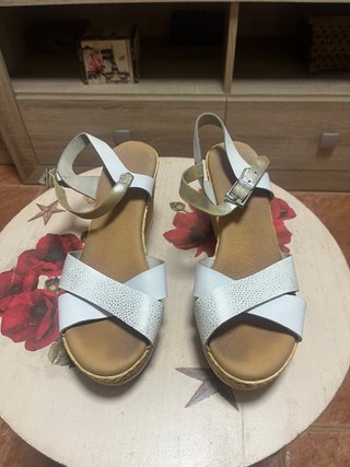 Sandalias de piel mujer blanco y plateado